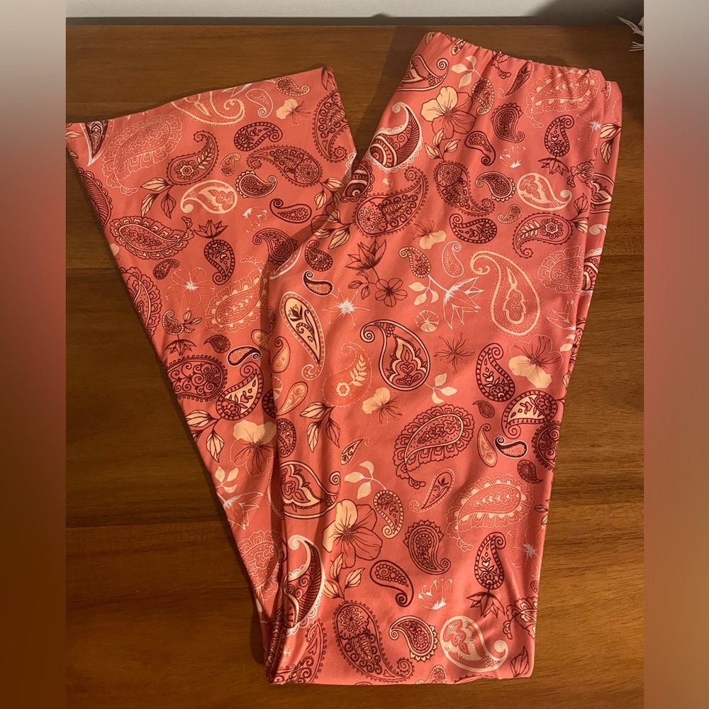 GUESS flare high waisted patterned pants/leggings